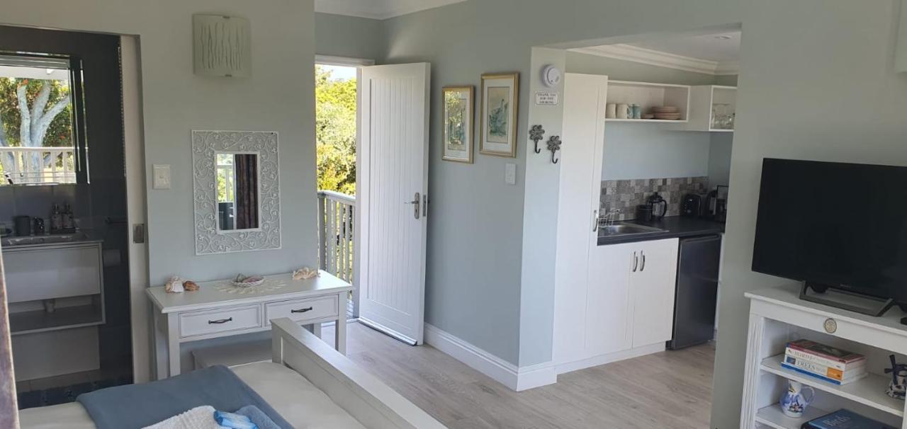 Modern Solar Powered 1 Bed Studio Apartment With Amazing Views Plettenberg Bay Exterior foto